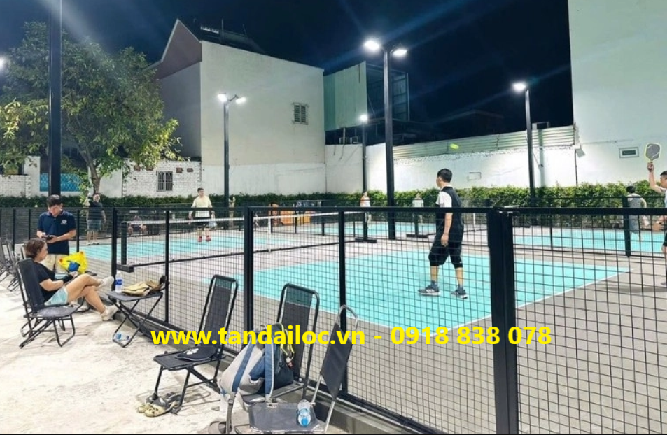 Hàng rào lưới thép cố định dùng ngăn sân Pickleball